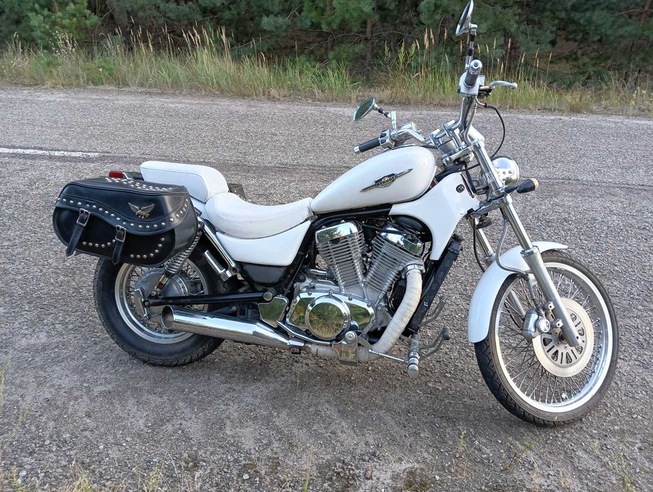 Suzuki Intruder vs800