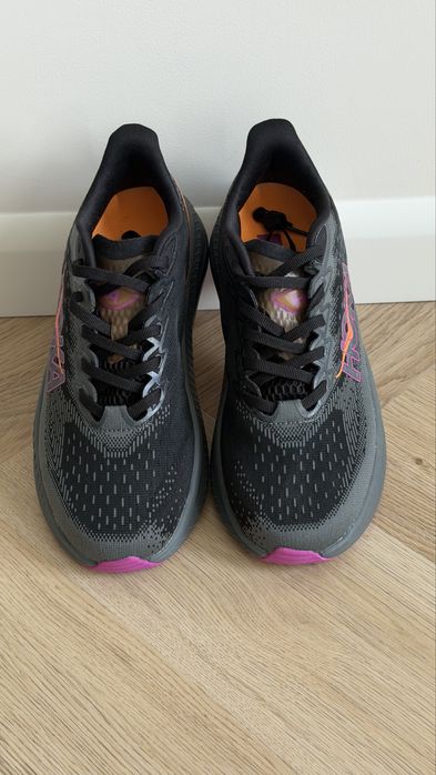 Кросівки Hoka Mach 6
