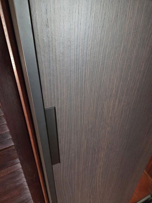 Armario alto para quarto - modelo Ikea Trysil