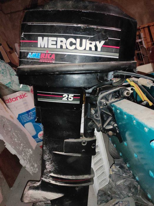 Катер Крим із двигуном Меркурій 25