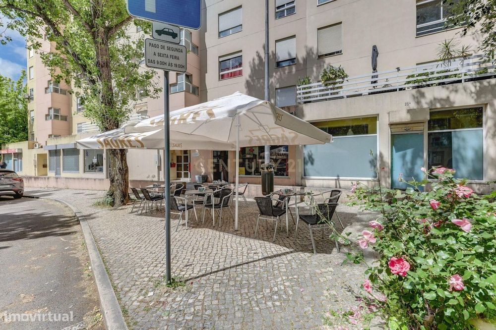 Café com esplanada em Telheiras – Alto da Faia