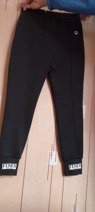 Продам штаны Fendi