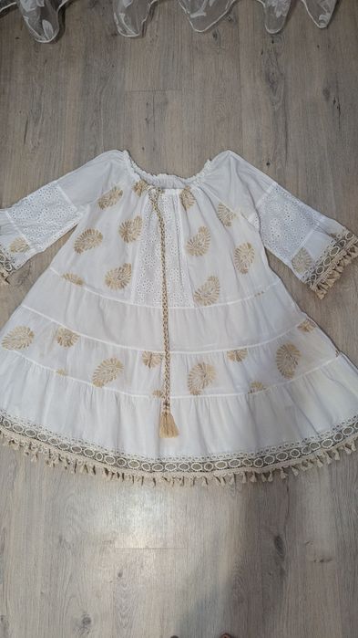 Натуральне вишите плаття 18-24