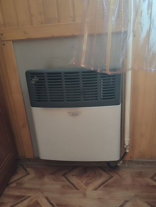 Продам в тихом красивом месте Нововодолажском района  дом  с ставком