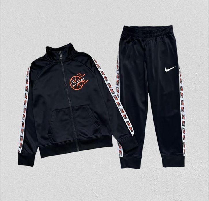 Костюм Nike на 4-5 років