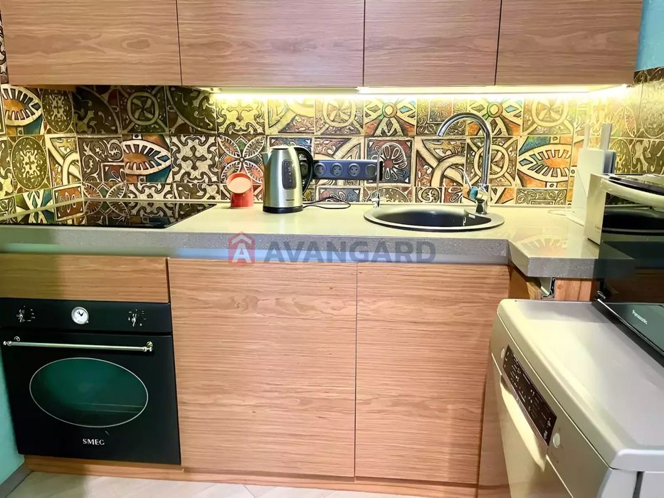 Продаж квартири з дизайнерським ремонтом у ЖК “4 Сезони” біля метро