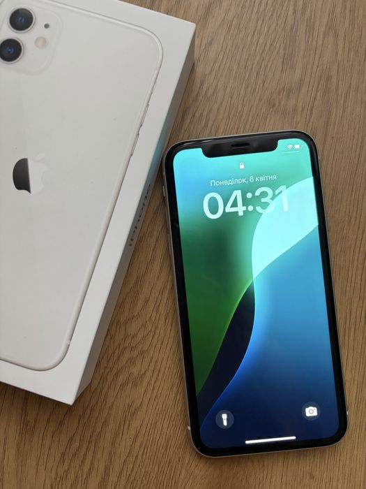 Продам Айфон iPhone 11 64 гб білий