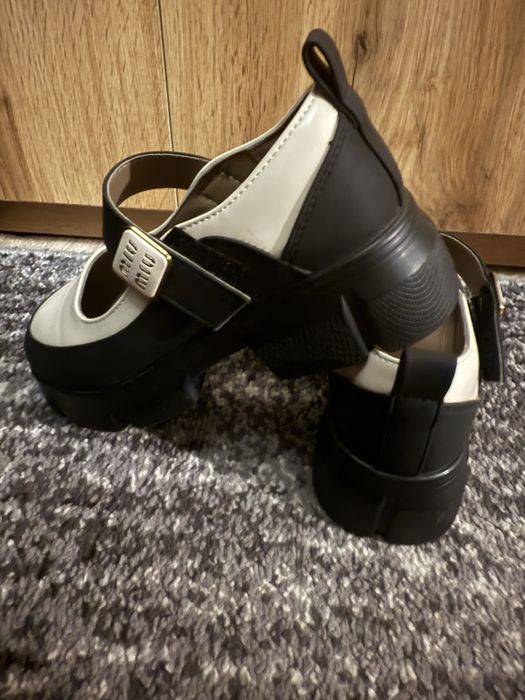 Туфлі для дівчинки