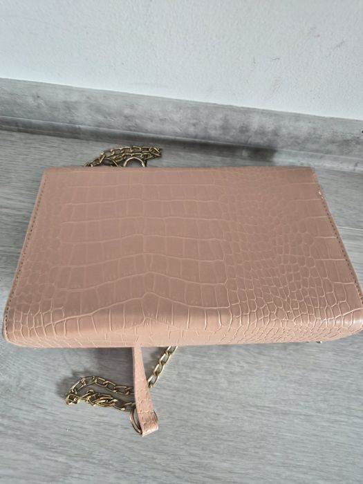 YSL pudrowy roz torebka na łańcuszku elegancka