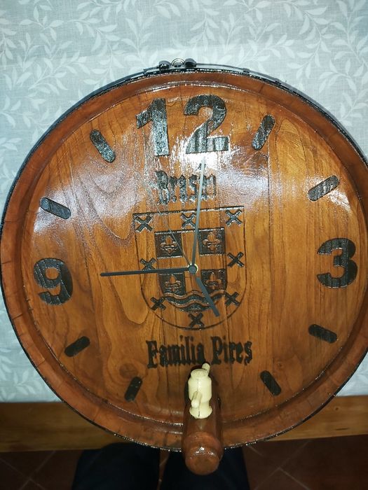 Relogio feito de barril
