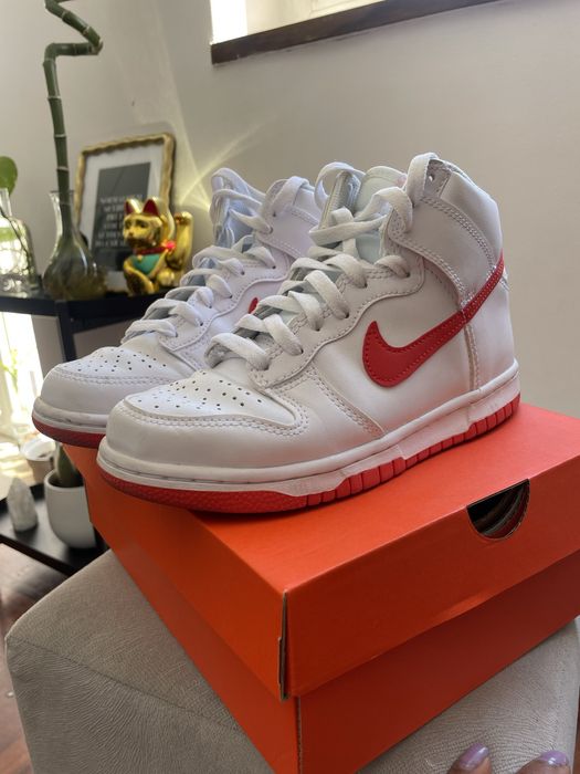 Ténis Nike Dunk High (GS) brancos e laranja 36,5