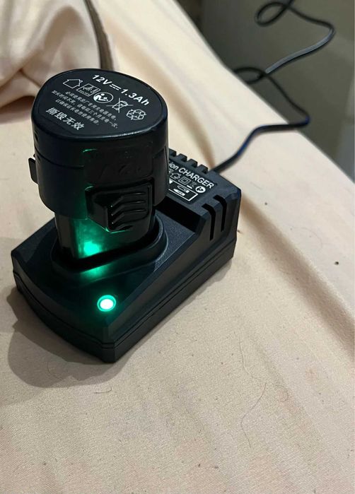 Зарядка аккумулятора шуруповерта 12в Зарядний пристрій для шуруповерта