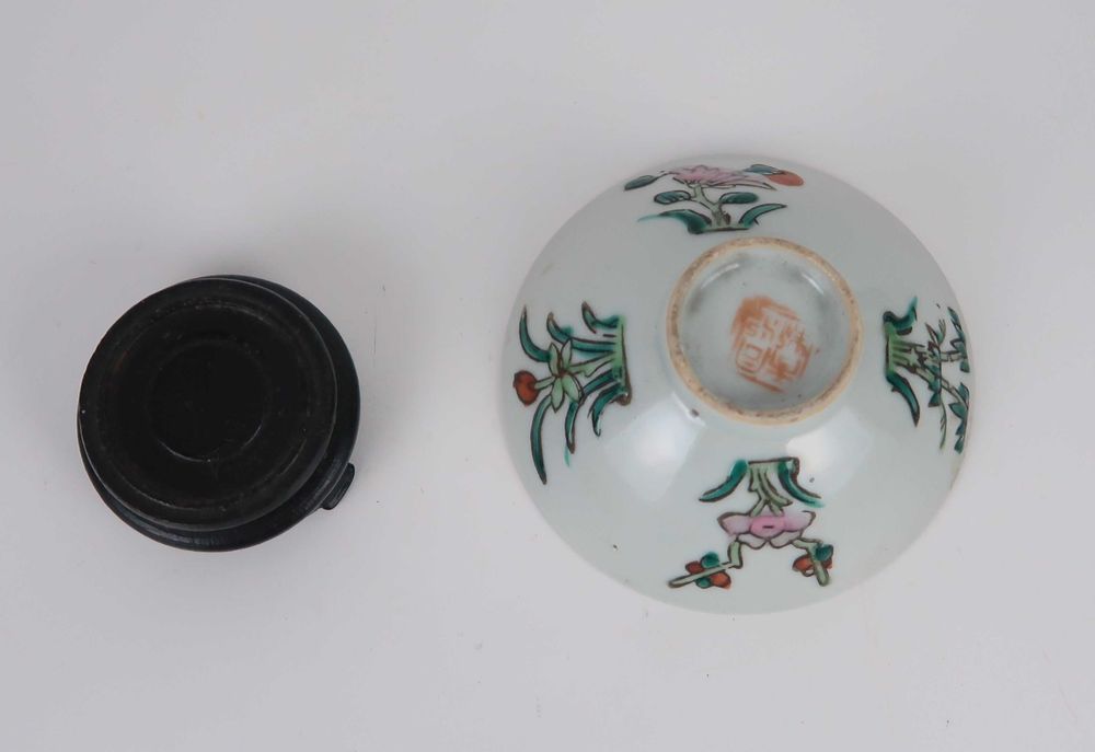 Taça pequena em porcelana da China