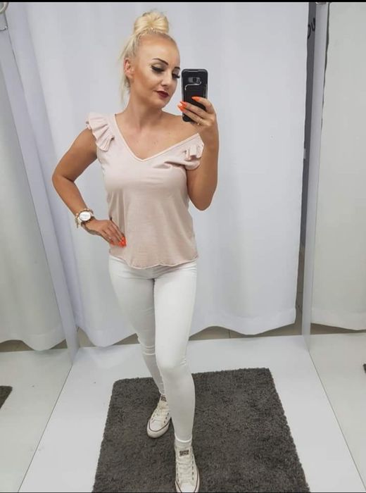 Bluzka z falbanka