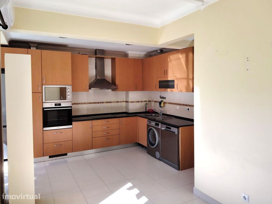 Moderno Apartamento T2 em Odivelas, Lisboa