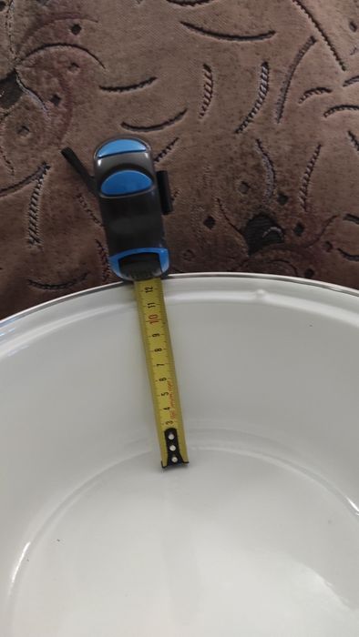 Кастрюли эмалированные 5 и 3л новые