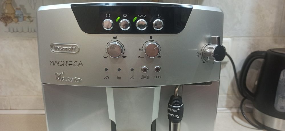 Кофемашина Delonghi Magnifica Eco