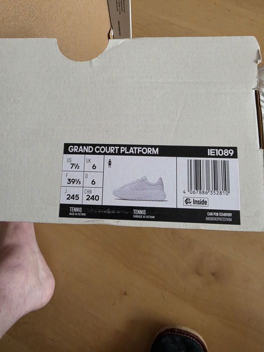 Sneakersy damskie Adidas białe 39.Nowe.