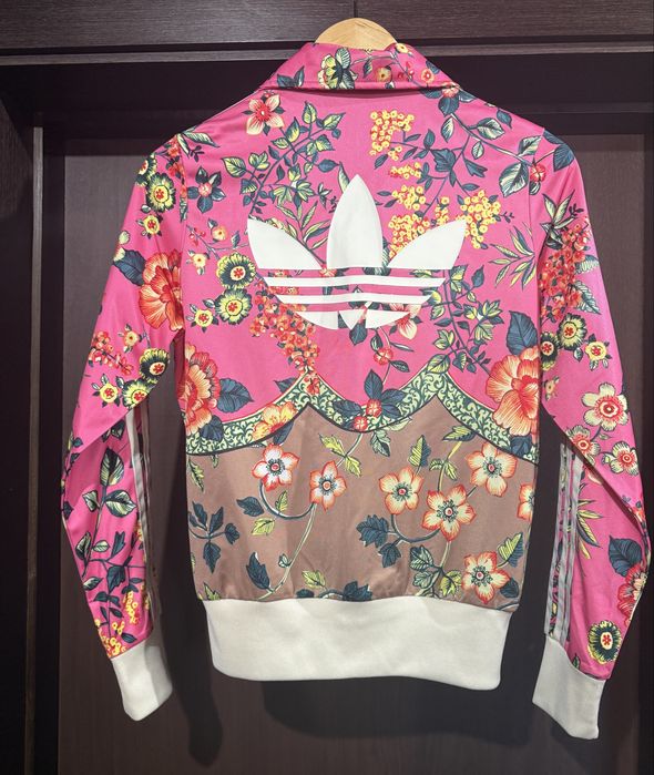 Adidas жіноча олімпійка XS-S (підійде на дитину)