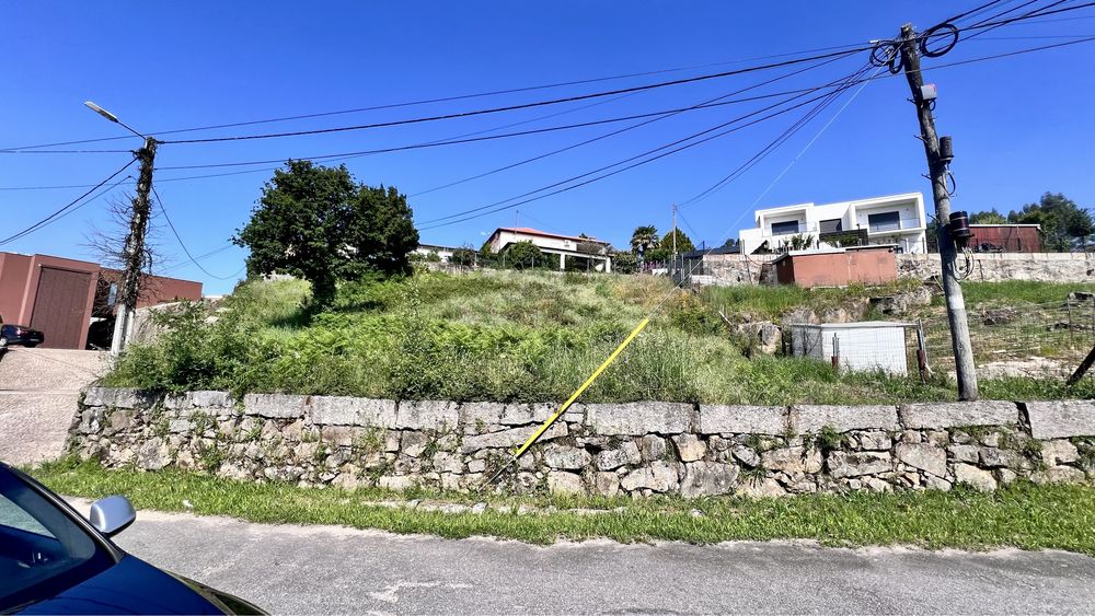 TERRENO Para Construçao ( LAMOSO - PAÇOS DE FERREIRA ) Murado em Pedra