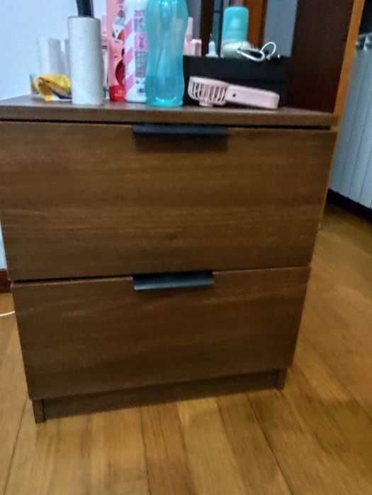 Mesinha de cabeceira