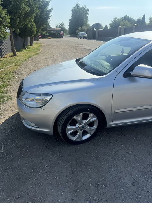 Розборка запчастини шрот Шкода а5 Skoda a5 SKODA A5  Oktavia 2.0 CFHB