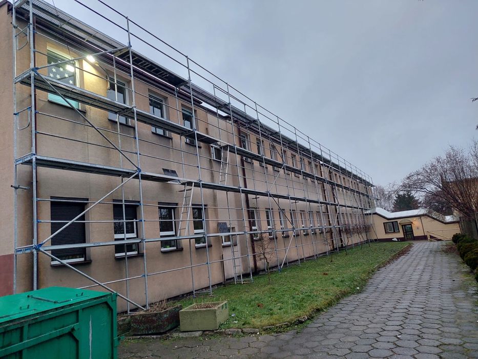 montaż rusztowań z uprawnieniami, wynajem rusztowań