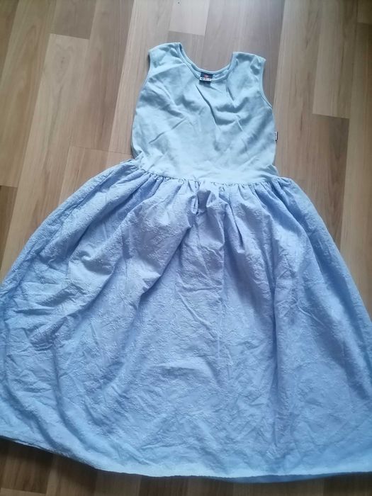 Błękitna sukienka 152/158