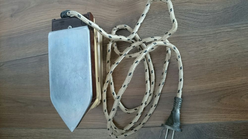 Утюг дорожный маленький Скиф