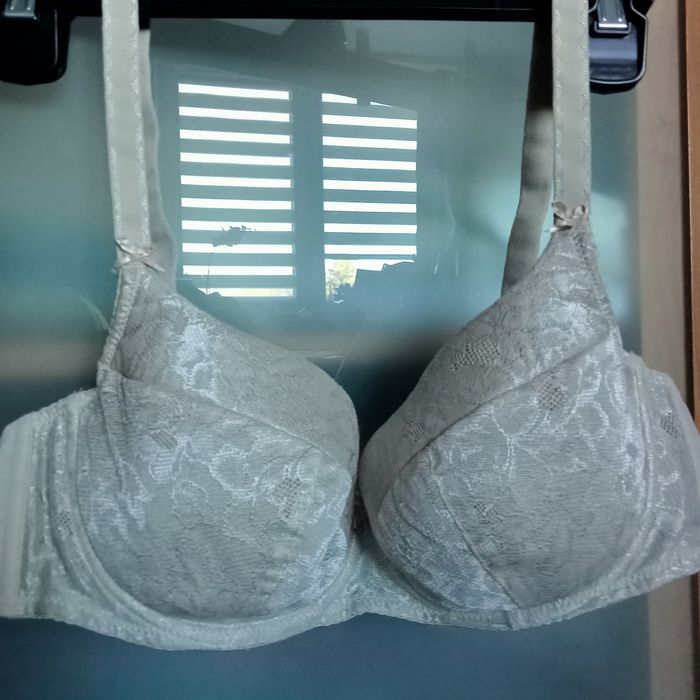 Biustonosz beżowy Gorteks 85C