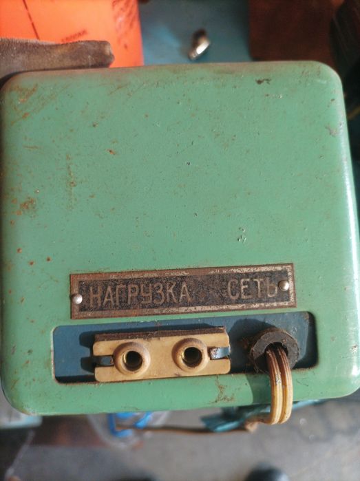 Продам автоматы, стабилизатор напряжения зеркало для москвича