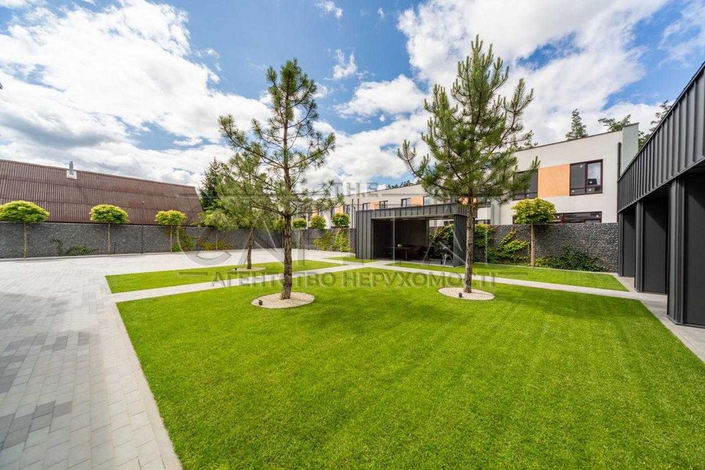 Продаж вул. Київська Глеваха
 приміщення 620 м²