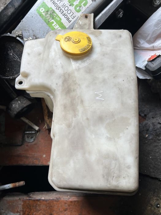 Бачок омывателя mazda 6 gg