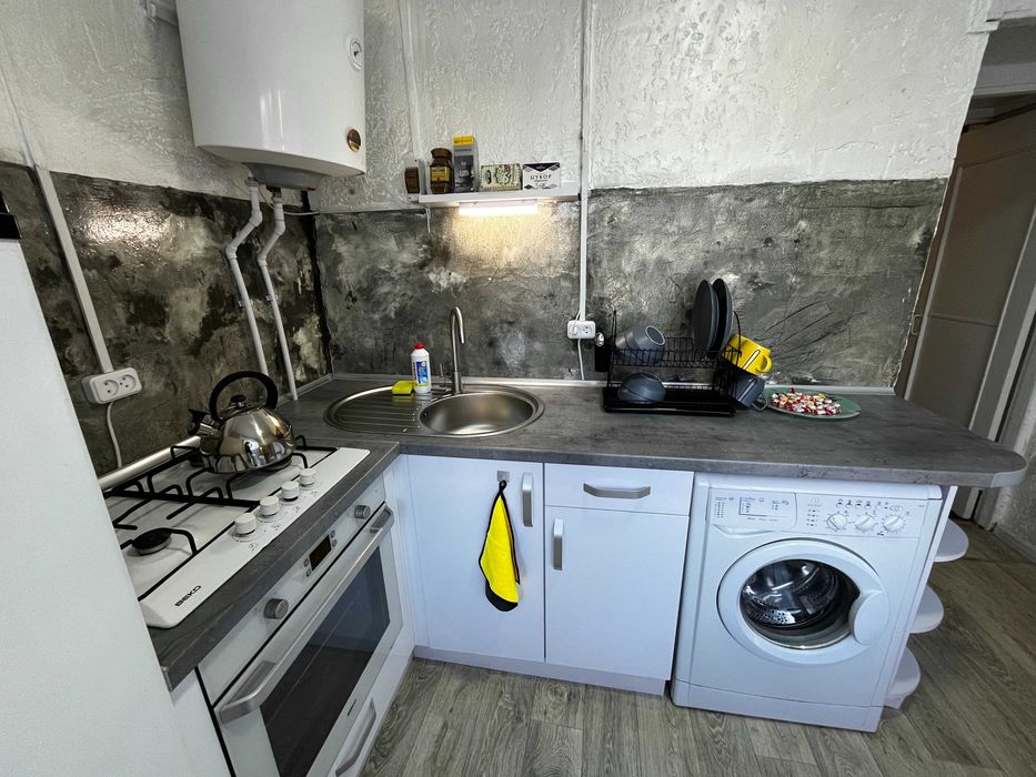 Подобово 1 поверх СВІТЛА посуточно квартира Слов'янськ