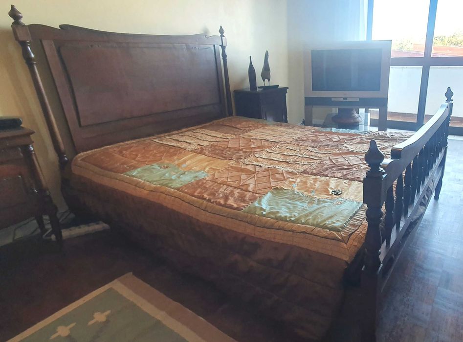 Cama Casal - Madeira Maciça