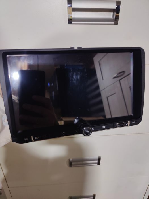 Універсальна автомагнітола 10"