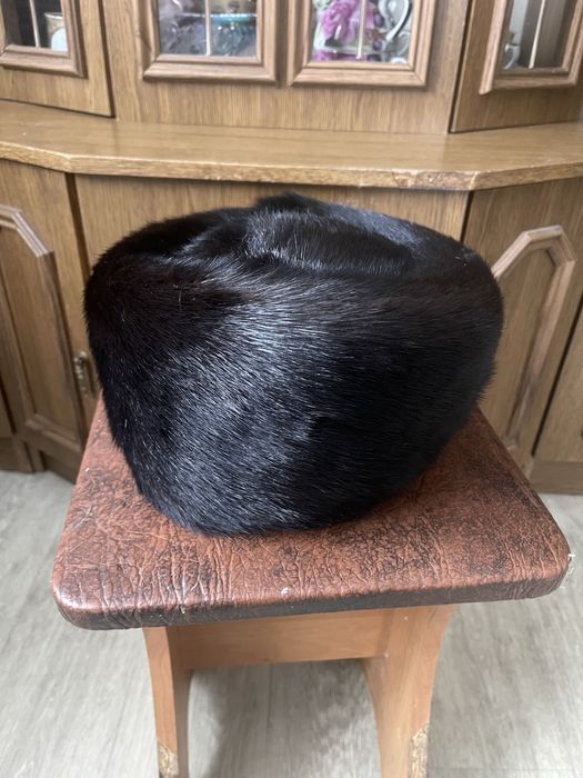 Продам норковую шапку из натурального меха.