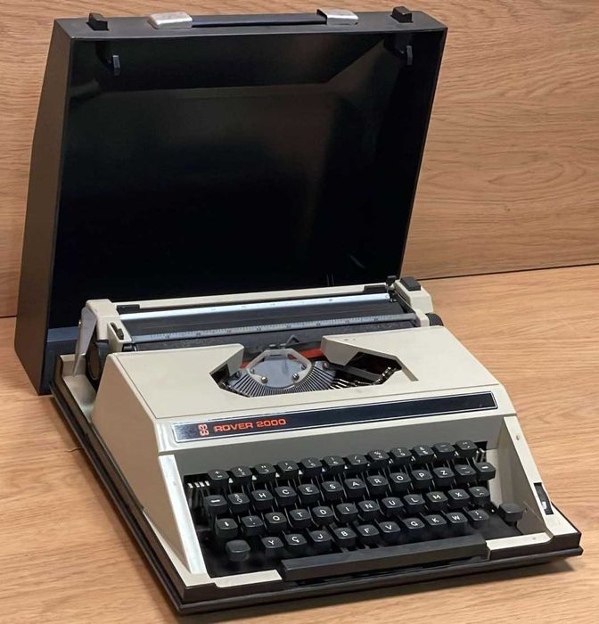 Maquina de escrever antiga Rover 2000