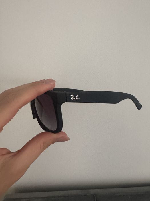 Нові сонцезахисні окуляри Ray-Ban Justin