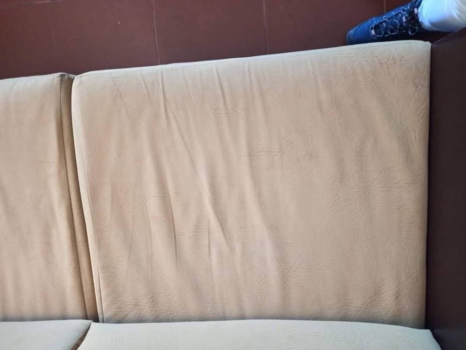 Sofá cama bege e castanho