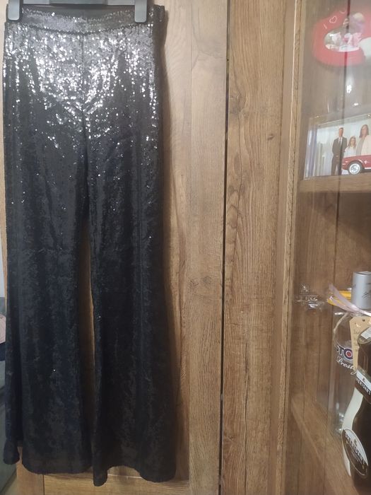 Spodnie czarne cekinowe