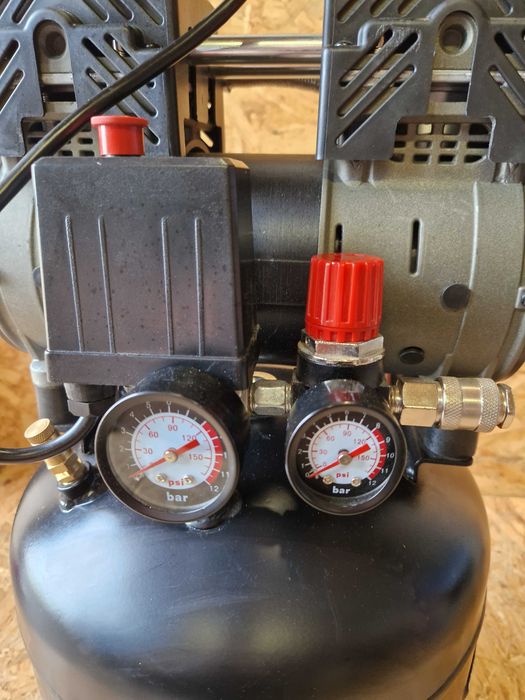 Sprężarka powietrza Einhell Kompressor TE-AC 135/24 Silent Plus