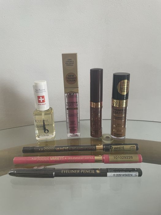 Kosmetyki makijaż Eveline kredki cienie bronzer pomadka oliwka Nowe