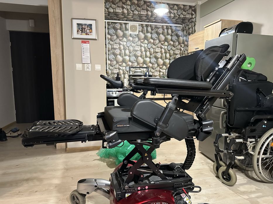 Wózek inwalidzki elektryczny Quickie Jive M transport