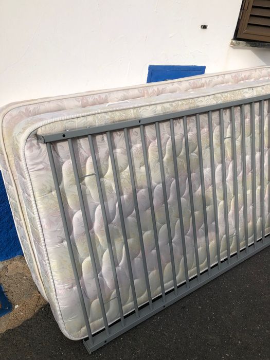 Dois colchões solteiro