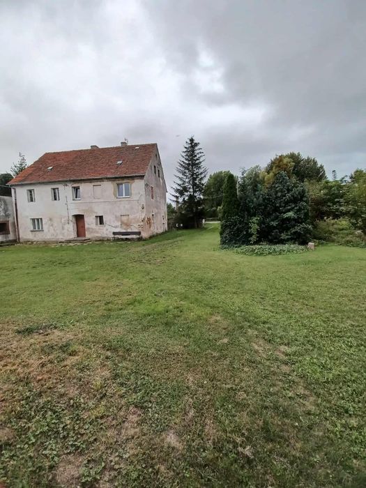 Sprzedam dużą działke z domem