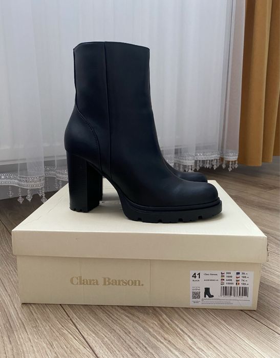 NOWE botki wiosenne jesienne 41 czarne buty Clara Barson