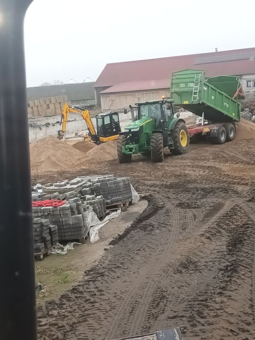 Usługi koparko-ładowarką ,ładowarką minładowarką  Rolnicze Transport