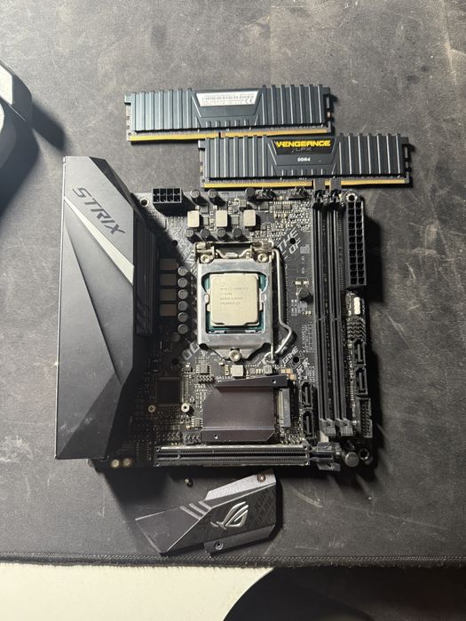 комплект Asus Strix B360-i gaming WI-FI mini. intel i7-8700
