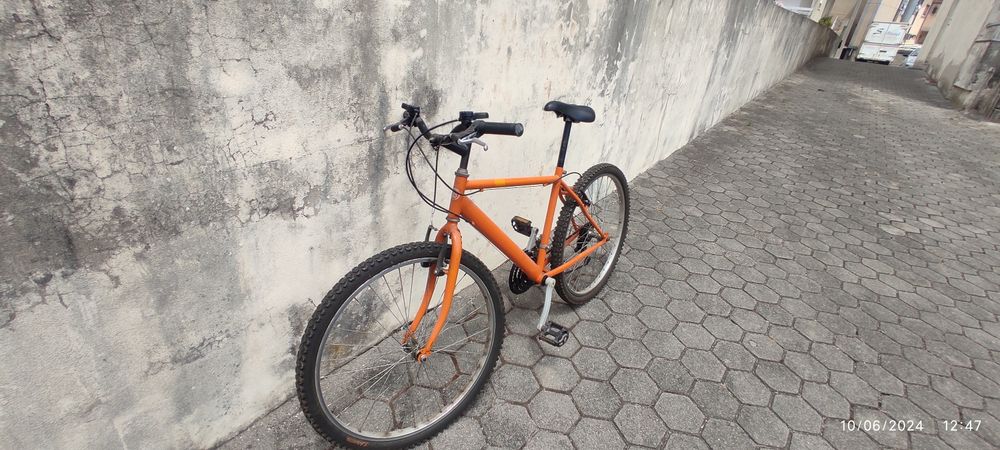 Bicicleta BTT Laranja - Roda 26